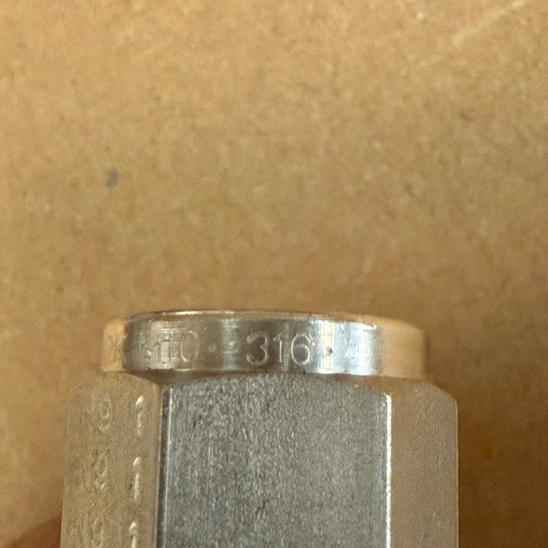 1PCs Parker – 10EE10-316 – A-LOK Double-Ferrule 5/8-Inch Union Elbow Fitting
