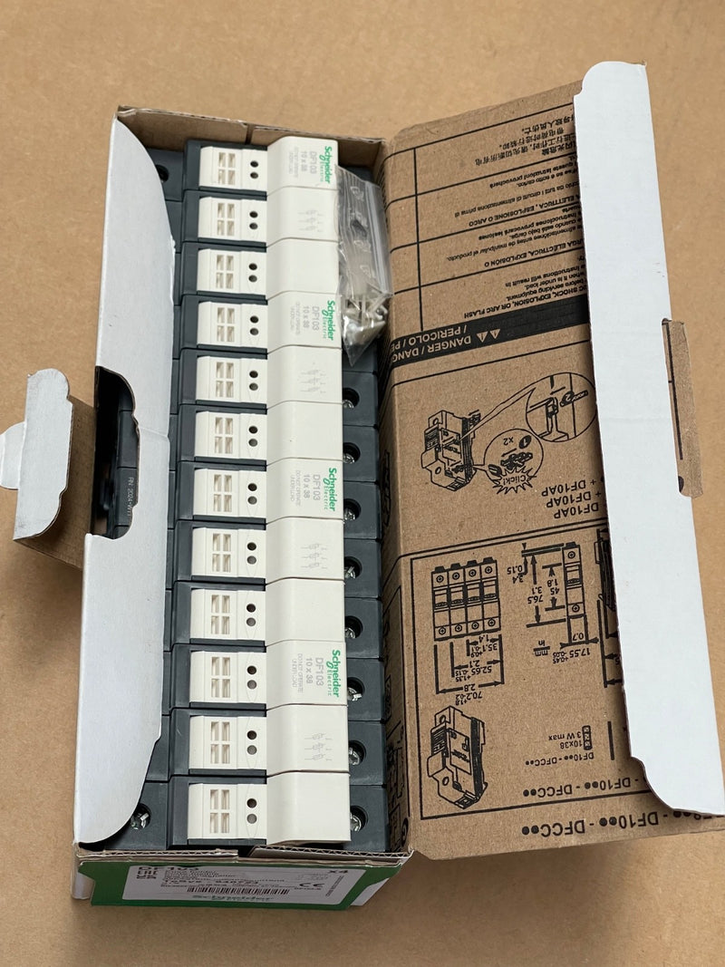 4XPCs Schneider Electric – DF103 – TeSys 3P 32 A Fuse Holder / Disconnector