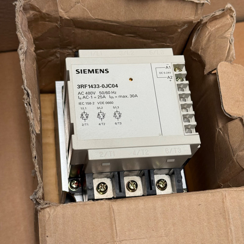 Siemens – 3RF1433-0JC04 – Solid-State Contactor / Industrial Control Contactor