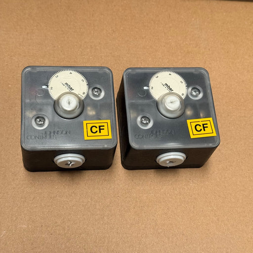 2PCs Johnson Controls – P33AB-9200 – Differential pressure switch 0,8-6 mbar
