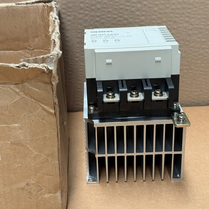 Siemens – 3RF1433-0JC04 – Solid-State Contactor / Industrial Control Contactor