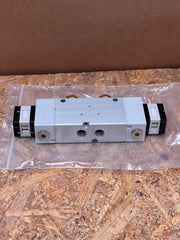 Parker - PD34796 - S9 568/68-1/4-SO 5/2 Oscillating Pneumatic Valve, G1/4” ￼