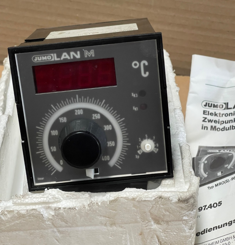 Jumo – MROT‑96/DI – LAN M Panel-Mount Temperature Controller 0–400 °C