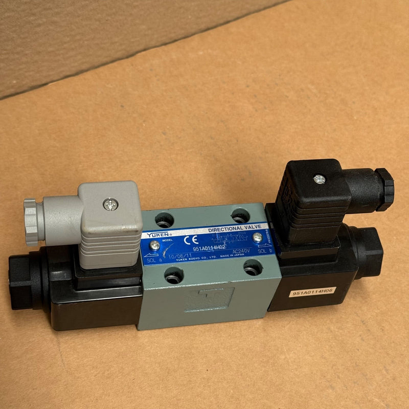 Yuken Koyo – 951A0114H02 – Solenoid Valve Assembly for Chiller Compressor