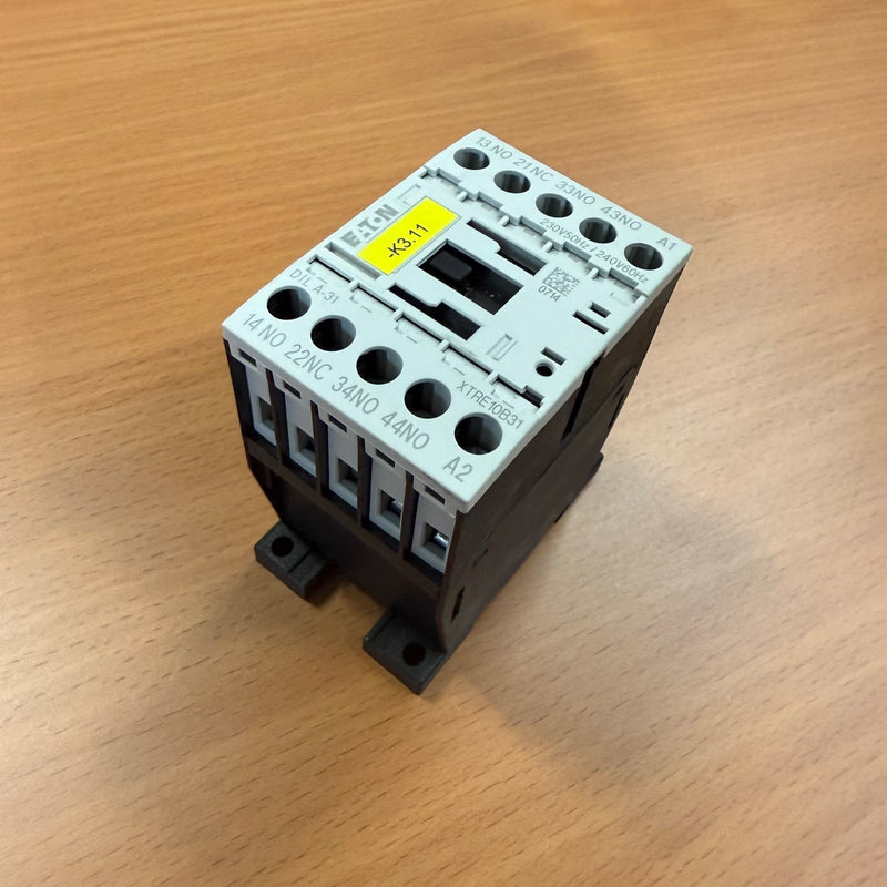 15PCs Eaton – XTRE10B31 – Contactor