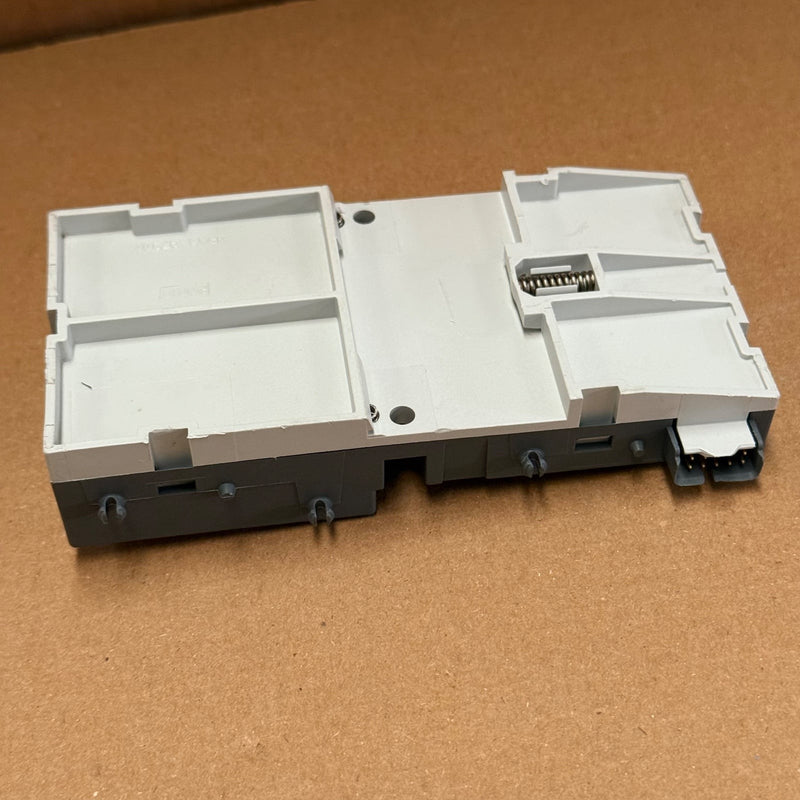 ABB – TU516 (1SAP212000R0001) – AC500 / S500 I/O Terminal Unit TU516 B4