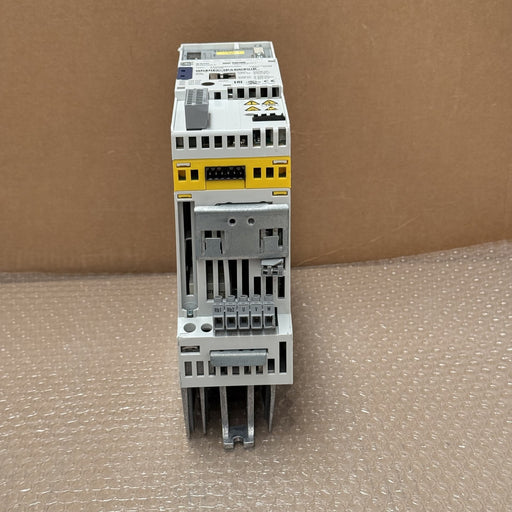 Lenze – E84AVSCE5514SB0 – Inverter Drives 8400 Inverter 0.55kW