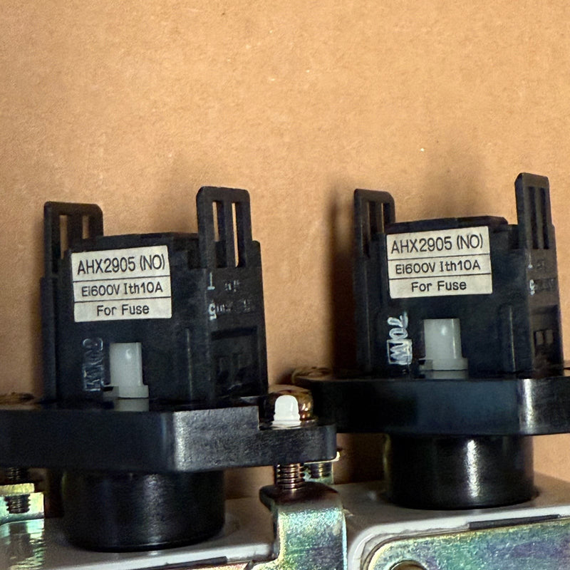 Fuji Electric – CS5F-200 + AHX2905 – 200A, 500VAC Super Rapid Semiconductor Fuse