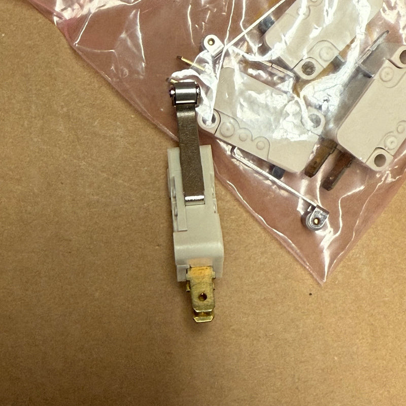 4PCs Cherry / Burgess – D45Y – Miniature Snap-Action Roller Lever Micro Switch