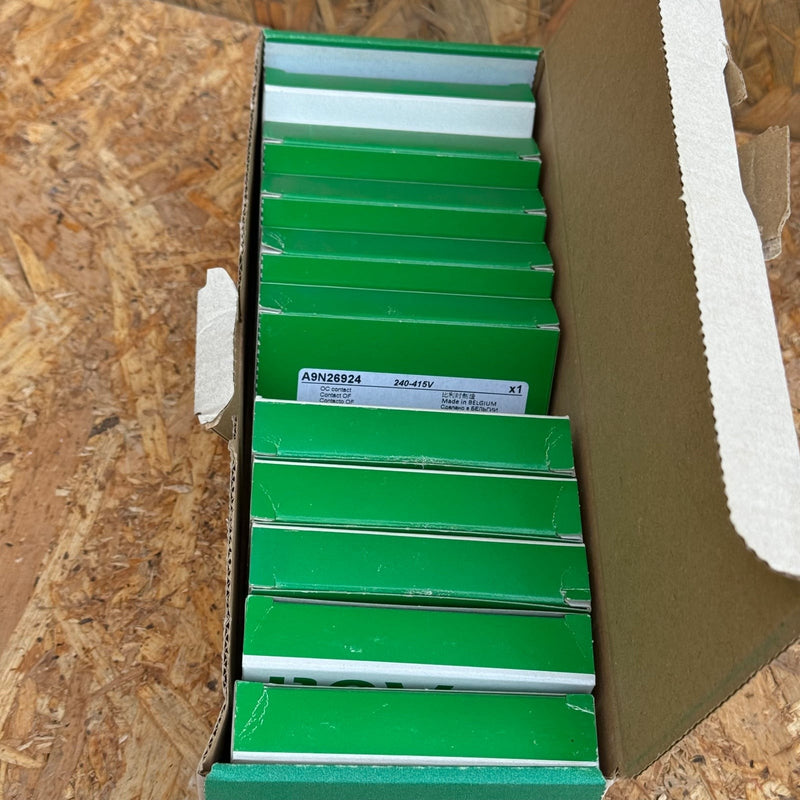 5PCs Schneider Electric – A9N26924 – Open-Close and Fault Signalling Switch
