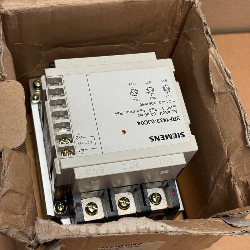 Siemens – 3RF1433-0JC04 – Solid-State Contactor / Industrial Control Contactor