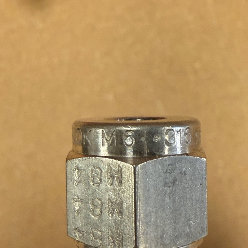 5PCs Parker – M6MSC3/8R-316 – 6mm to 3/8" BSPP Connector