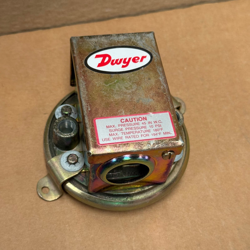 Dwyer Instruments – 1910-0 – Compact Low Differential Pressure Switch