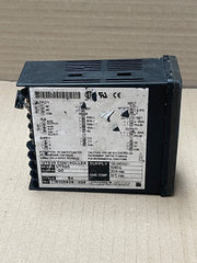 Yokogawa – UT320‑00 – Digital Indicating Controller 1/8 DIN (100–240 VAC)