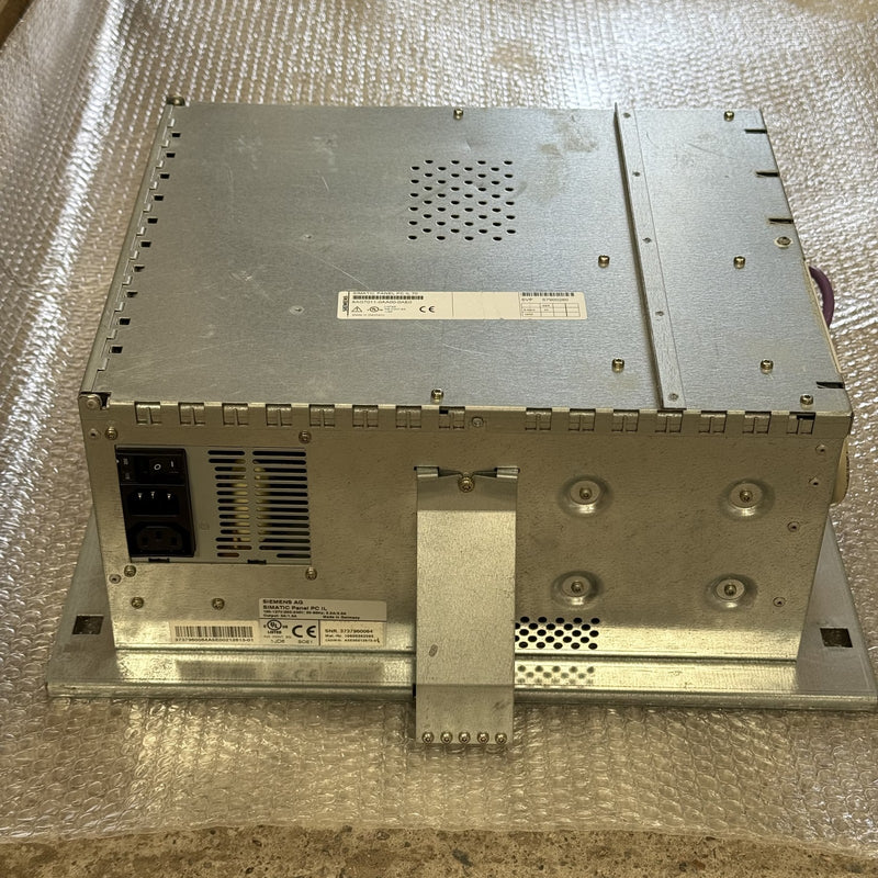 Siemens – 6AG7011-0AA00-0AE0 – SIMATIC PANEL PC IL