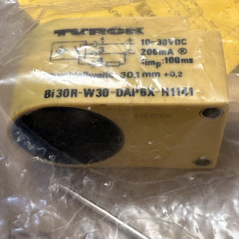 Turck – Bi30R-W30-DAP6X-H1141 – Ring Pass Thru Sensor