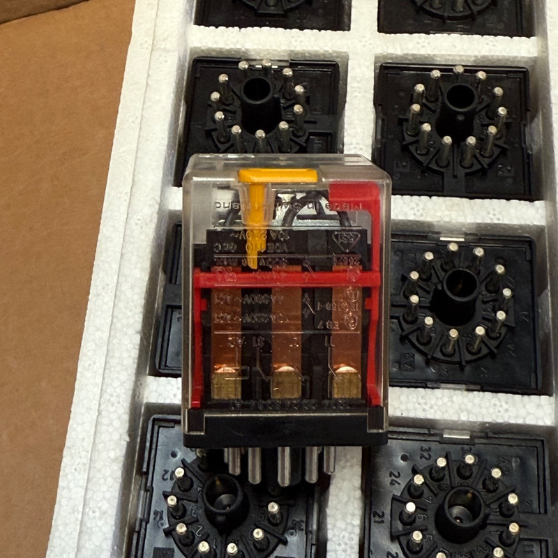2PCs Elesta – SKR115AL – Industrial Control Relay / Power Relay