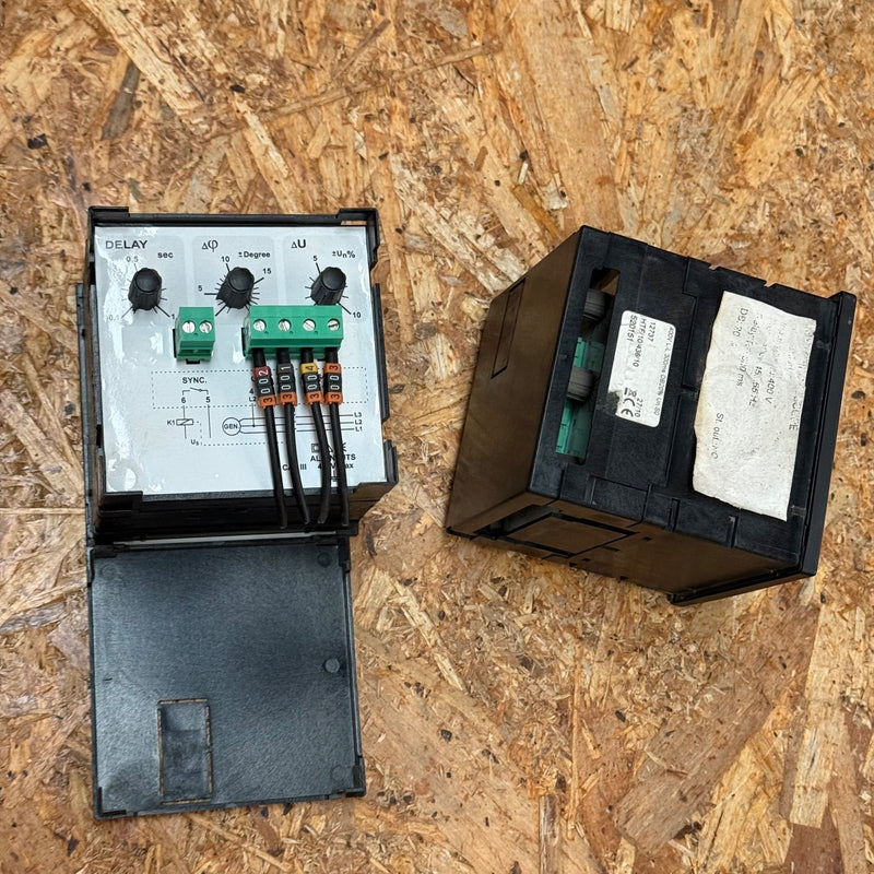 Iskra – SQ 0204 – Microprocessor-Based Synchronizing Unit / Synchroscope Meter