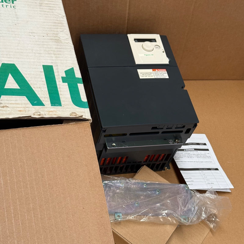 Schneider Electric – ATV312HU75M3 – Altivar 312 Frequency converter 7,5kW/10HP