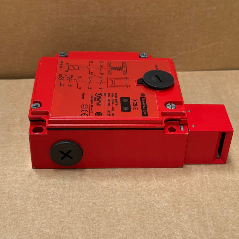 Telemecanique Sensors – XCS-E7532 – Safety Interlock Switch with Solenoid