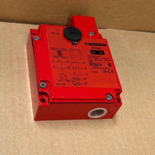 Telemecanique Sensors – XCS-E7532 – Safety Interlock Switch with Solenoid