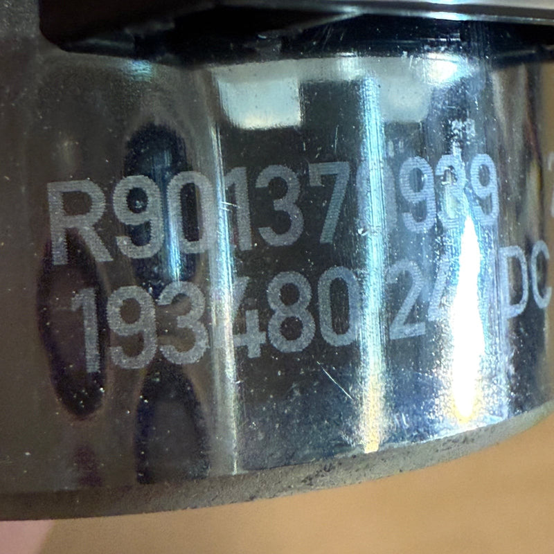Rexroth – R901370939 – Solenoid Coil for NG6 Directional Valves (24V DC)