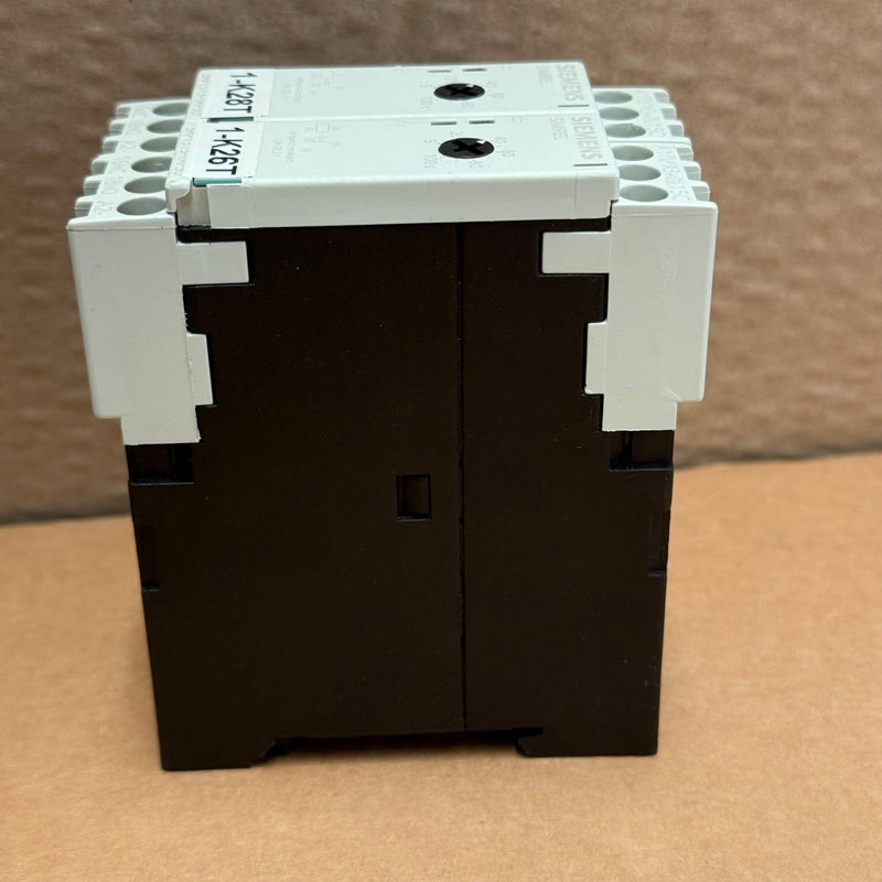 2PCs Siemens – 3RP1513-1AP30 – Electronic On-Delay Timing Relay