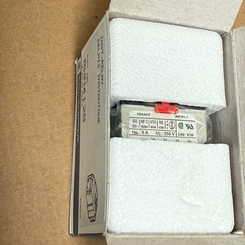 Telemecanique – RHN412B – Harmony RHN Plug-in Relay (4 C/O, 24V DC, 5A)