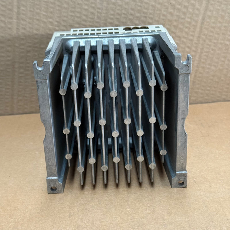 Yaskawa – CIMR-XCAC41P5 – VS mini C Series / AC Microdrive / Inverter Drive