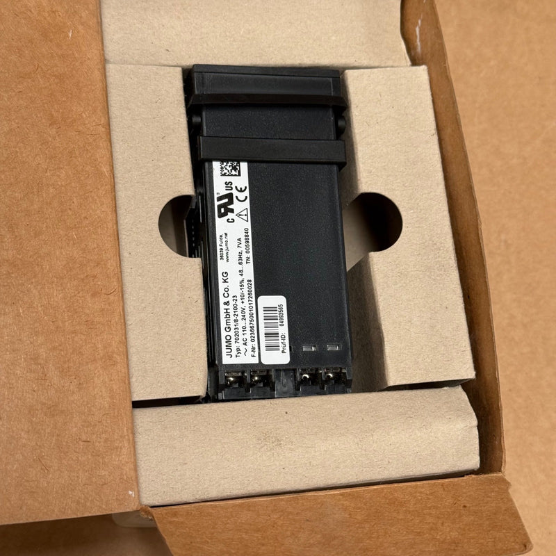 JUMO – 702031/8-2100-23 – QUANTROL PID Temperature Controller