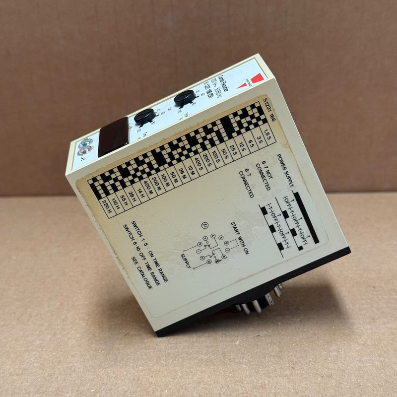 Carlo Gavazzi – S1231166230 – Combi Timer Relay 230VAC