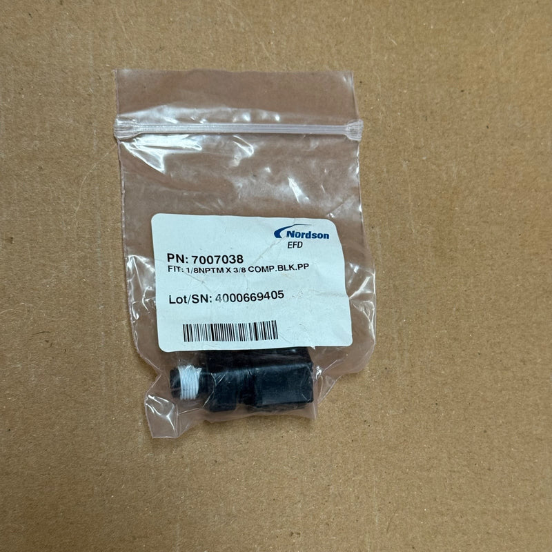Nordson EFD – 7007038 – Straight Tube Fitting 1/8 NPT to 3/8 Compression