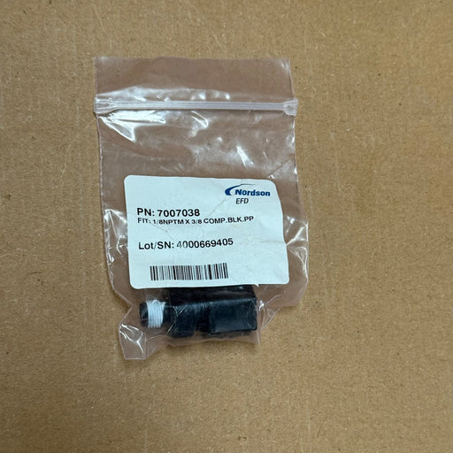 Nordson EFD – 7007038 – Straight Tube Fitting 1/8 NPT to 3/8 Compression