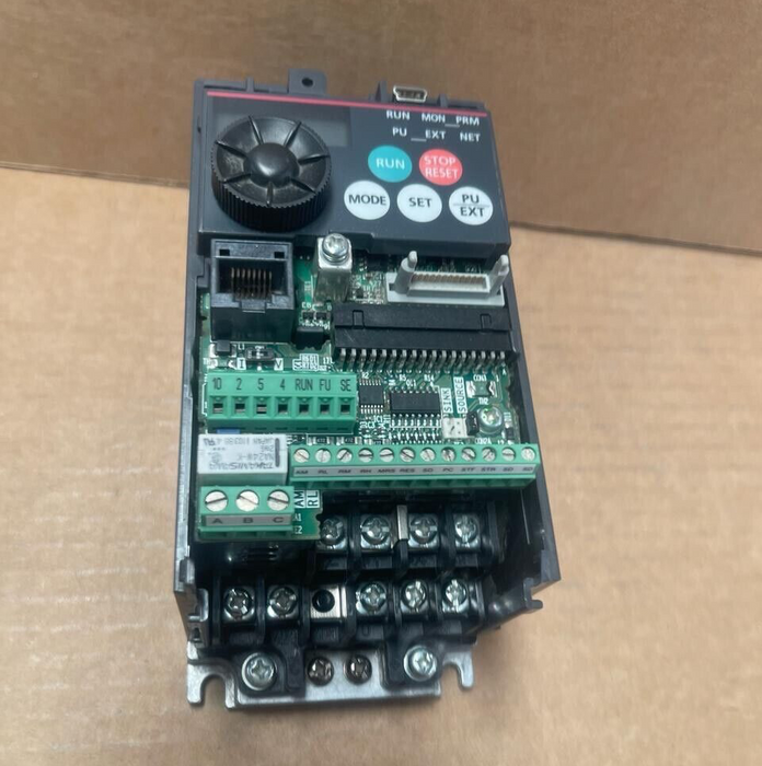MITSUBISHI - FR-E720S-015-EC - Inverter 200-240V
