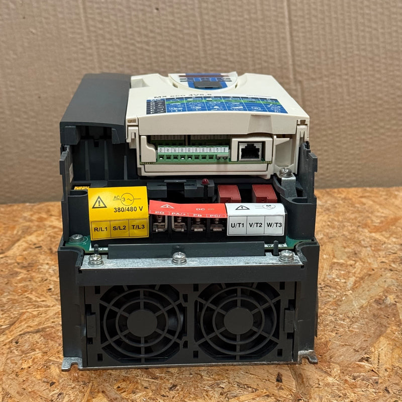 Schneider Electric – ME4U55AAA (MX eco 4V 5,5) – pDRIVE Frequency Inverter