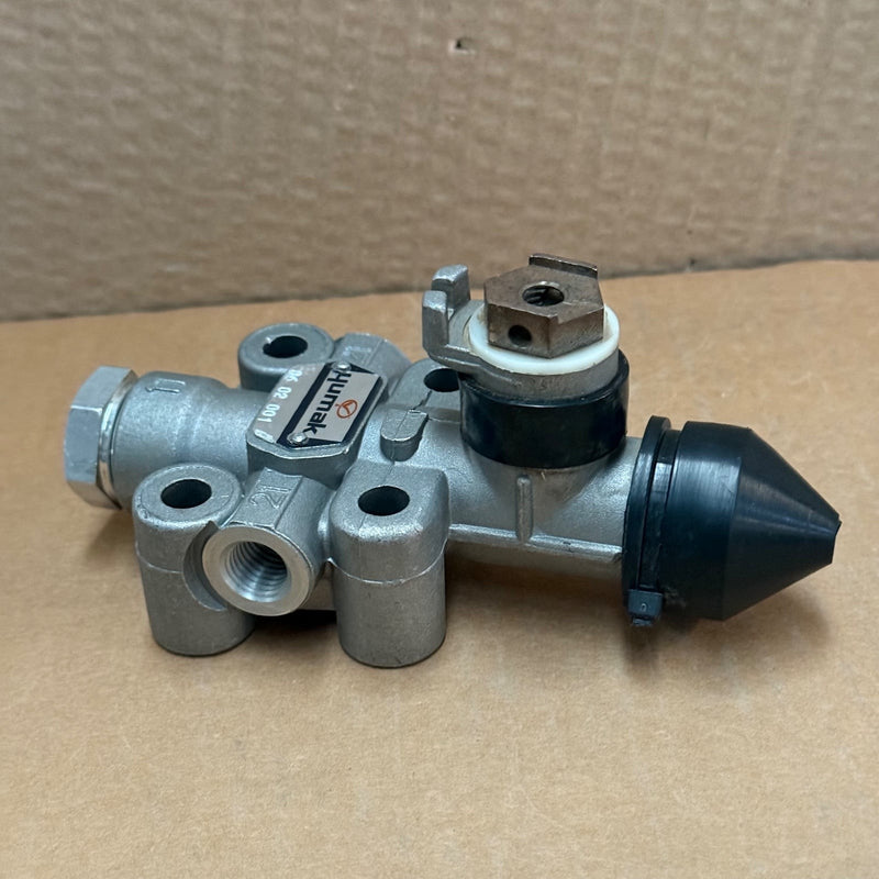Yumak – 06 02 001 – Pneumatic Brake Valve / Control Valve
