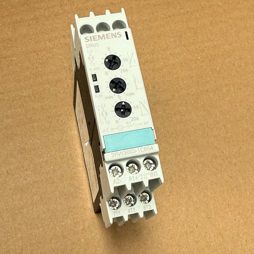 Siemens – 3RW3003-1CB54 – SIRIUS Soft Starter (3 A, 1.1 kW / 400 V)