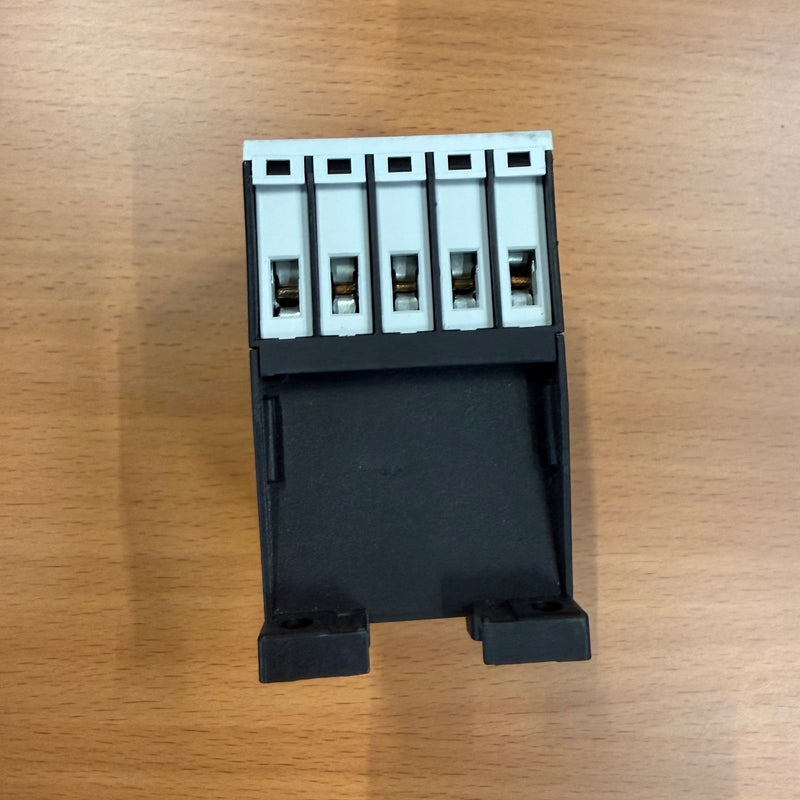 15PCs Eaton – XTRE10B31 – Contactor