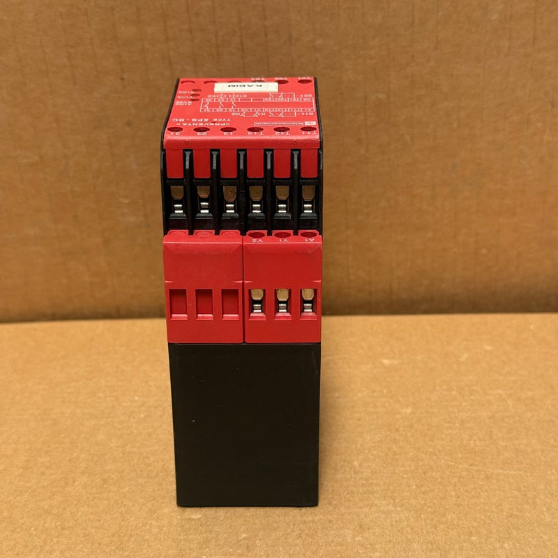 Telemecanique – XPSBC1110 – Preventa Two-Hand Control