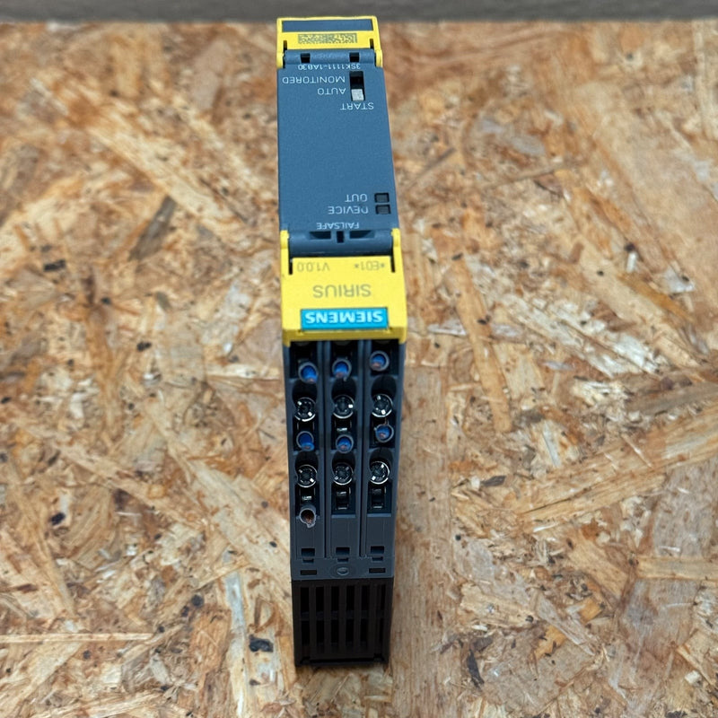 Siemens – 3SK1111-1AB30 – SIRIUS Safety Relay / Standard Basic Unit