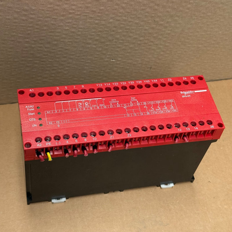 Schneider Electric – XPSOT3744 – Preventa Safety Relay / Safety Module (230V AC)