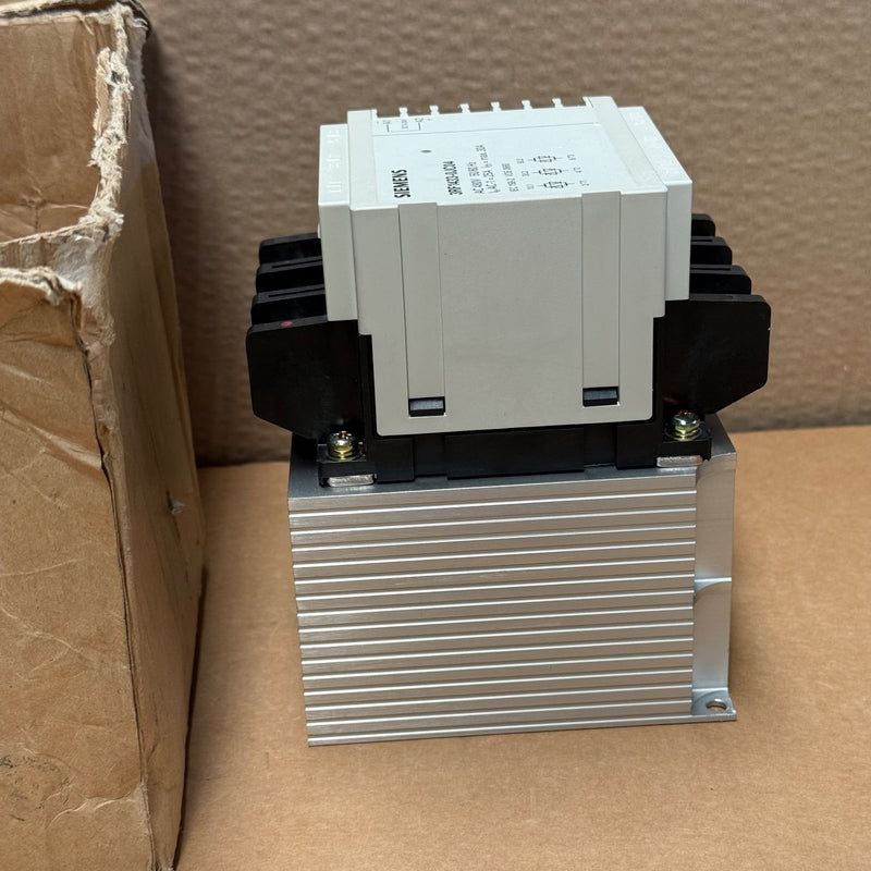 Siemens – 3RF1433-0JC04 – Solid-State Contactor / Industrial Control Contactor