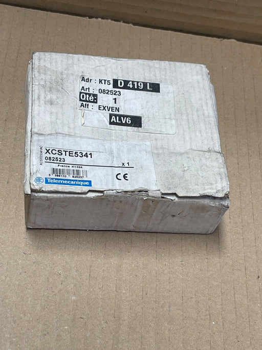 Telemecanique – XCSTE5341 – Safety Switch 1NC+1NO 230 V Plastic Interlock