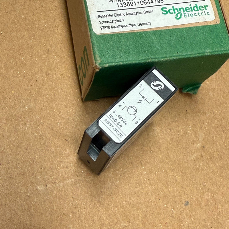 4PCs Schneider Electric – ABS7SC2E – Plug-In Solid State Relay