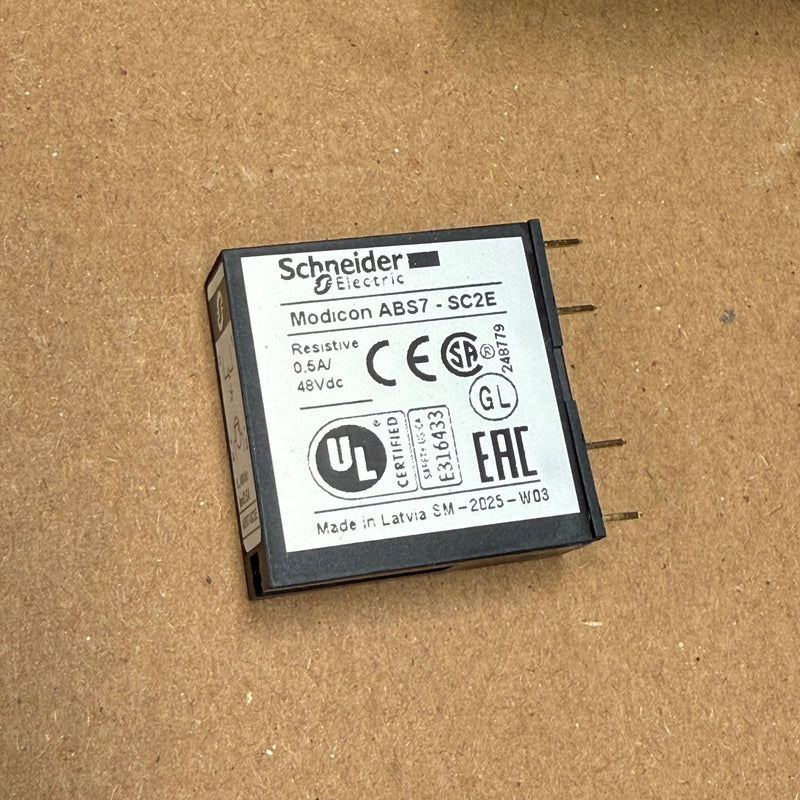 4PCs Schneider Electric – ABS7SC2E – Plug-In Solid State Relay