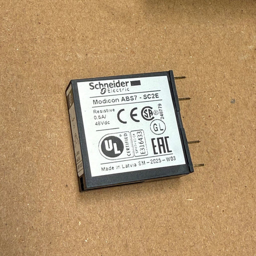 4PCs Schneider Electric – ABS7SC2E – Plug-In Solid State Relay