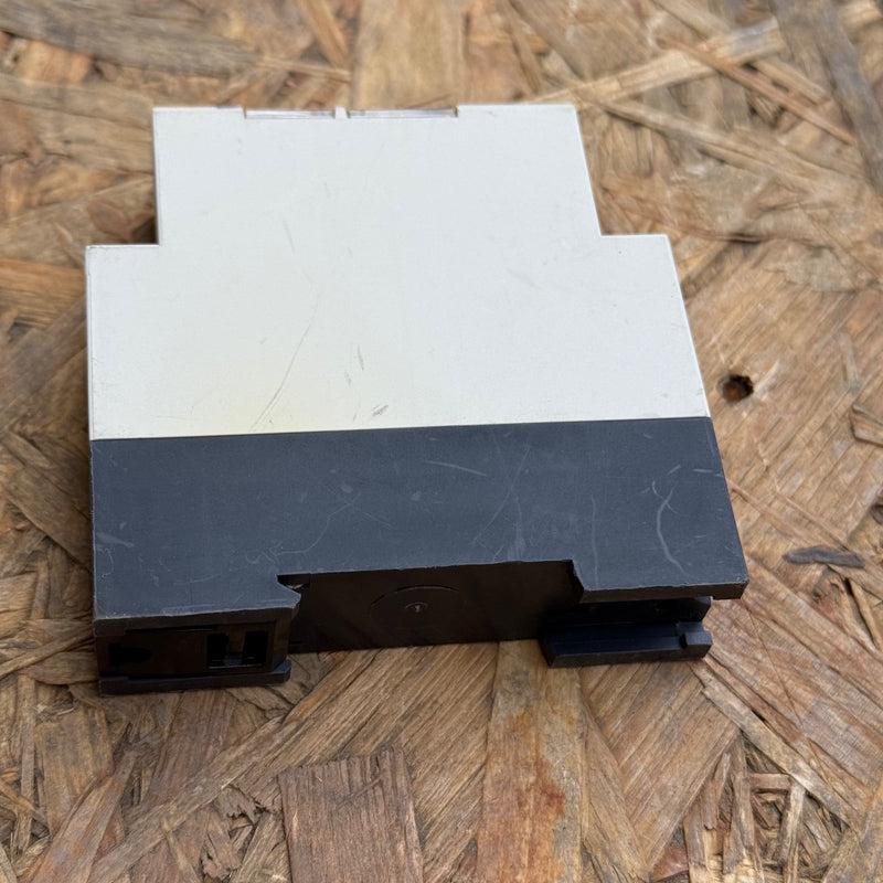 Telemecanique – RM4TA32 – Three-Phase Network Control Relay