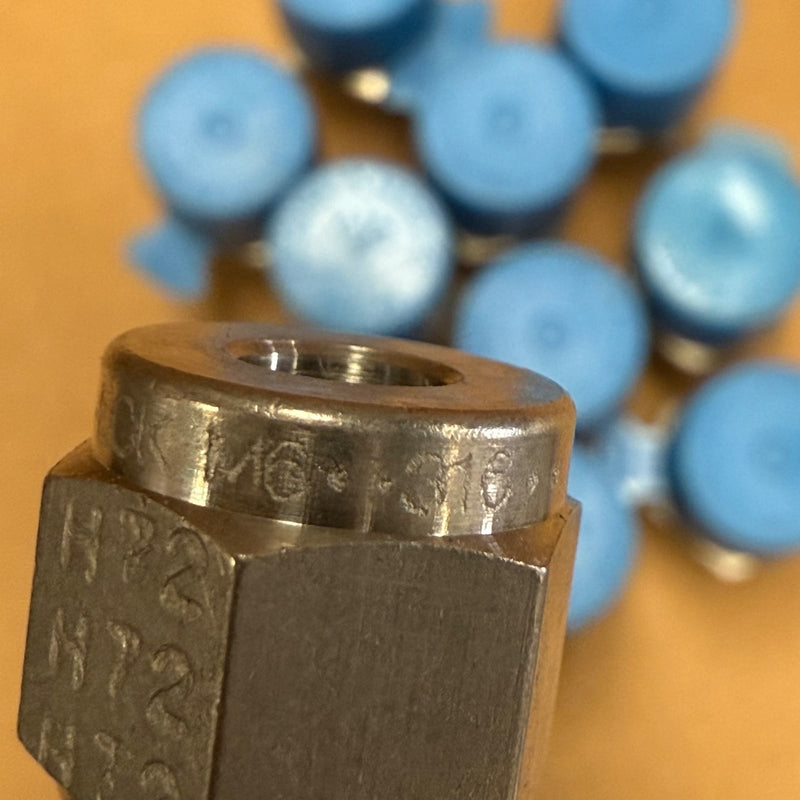 1PCs Parker – M6MSC1/2R-316 – 6mm to 1/2" BSPP Connector