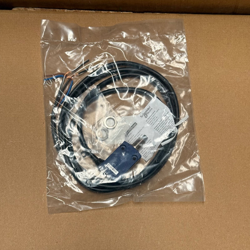 Schneider Electric – XCMN21F0L2 – Miniature Limit Switch with Metal End Plunger