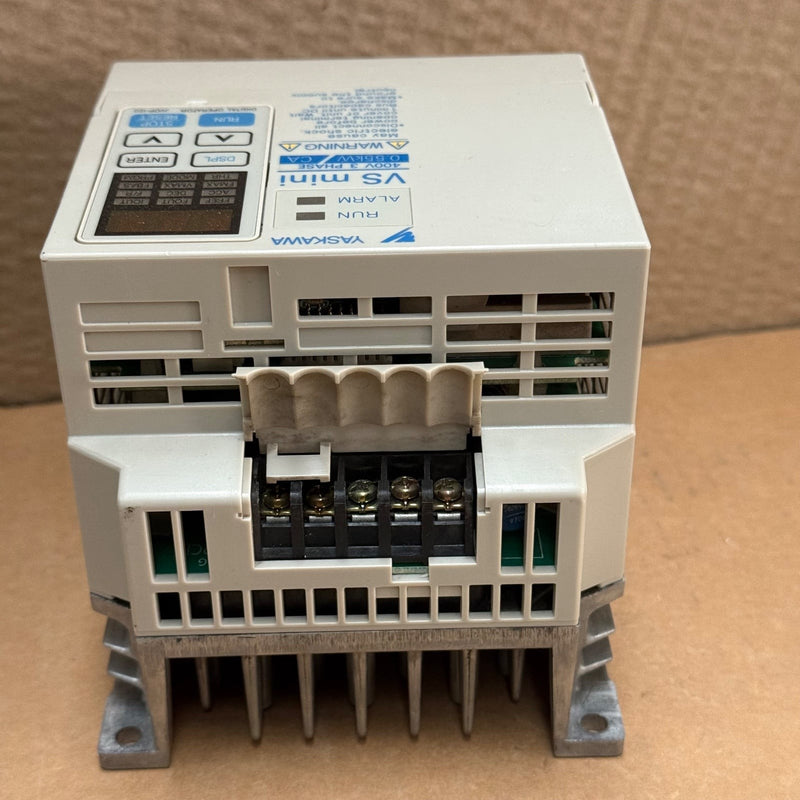 Yaskawa – CIMR-XCAC40P4 – VS mini C Series / AC Microdrive / Inverter Drive
